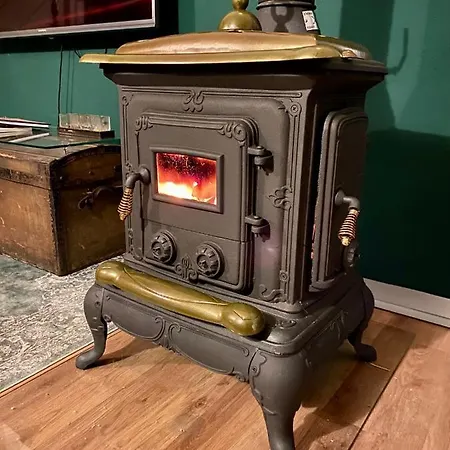 Gleis 1, Eisenbahn Waggon Mit Whirlpool Und Ofen * Dahlem