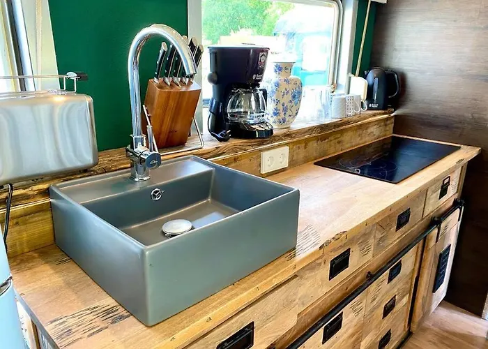 Gleis 1, Eisenbahn Waggon Mit Whirlpool Und Ofen 度假居 *