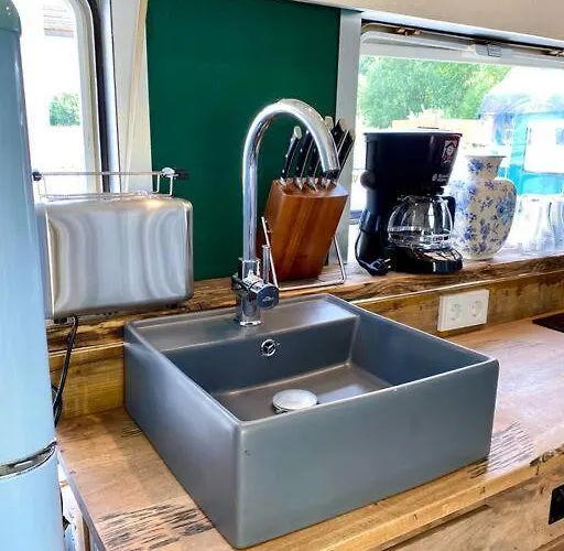 Gleis 1, Eisenbahn Waggon Mit Whirlpool Und Ofen Feriehus Dahlem (Euskirchen)