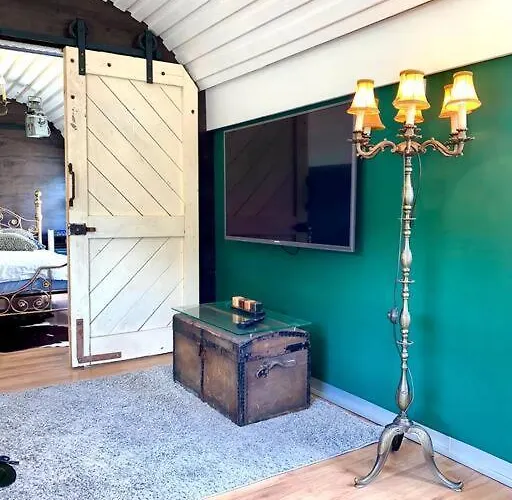 Feriehus Gleis 1, Eisenbahn Waggon Mit Whirlpool Und Ofen